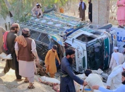 truck accident kills 20 in afghanistan truck accident kills 20 in afghanistan