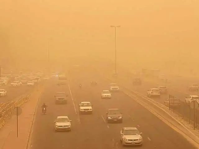 Karachi to see strong, dusty winds for next few days