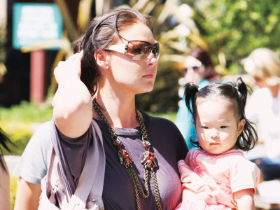 heigl relishes newborn baby experience heigl relishes newborn baby experience