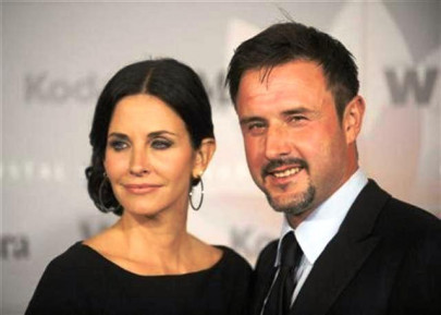 david arquette files for divorce from courteney cox david arquette files for divorce from courteney cox