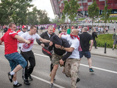russia warned over euro hooligans