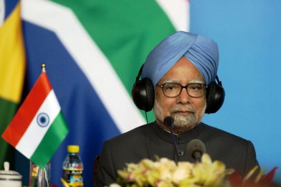 obama singh discuss euro crisis risks ahead of g20 summit