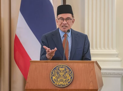 malaysia govt stumbles on pm term cap bill