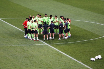 euro 2012 neighbours face off in 1st semi final euro 2012 neighbours face off in 1st semi final