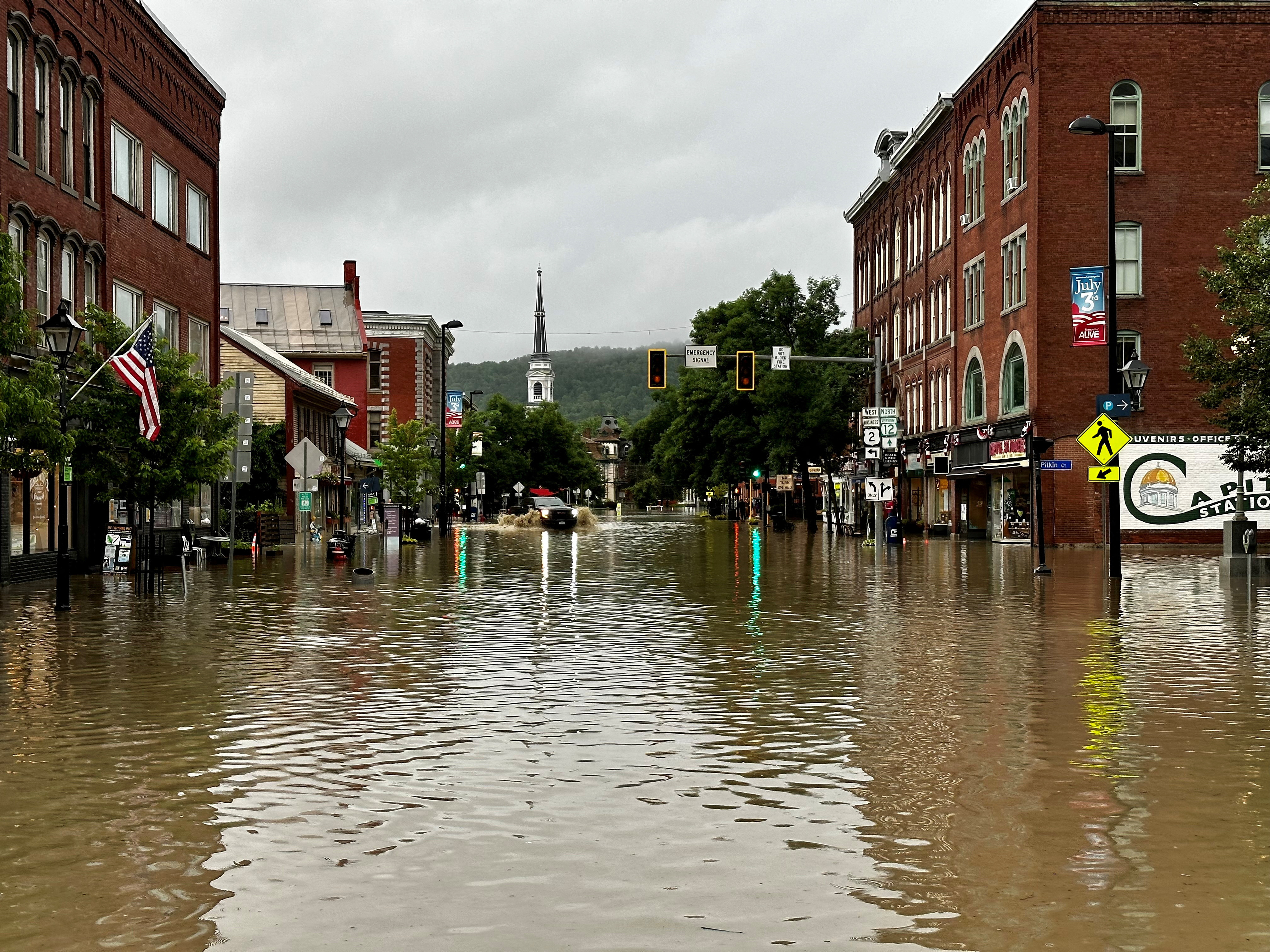 deadly floods strike north central us leaving two dead