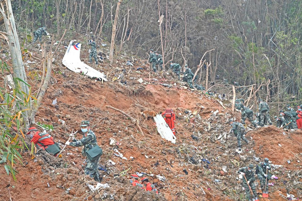 Photo of Downpour halts China's search for jet crash victims, black boxes