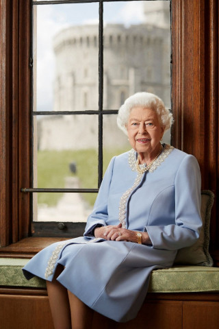 an undated handout photo issued by buckingham palace of the official platinum jubilee portrait of britain s queen elizabeth ii photographed at windsor castle and obtained by reuters on june 1 2022 reuters an undated handout photo issued by buckingham palace of the official platinum jubilee portrait of britain s queen elizabeth ii photographed at windsor castle and obtained by reuters on june 1 2022 reuters
