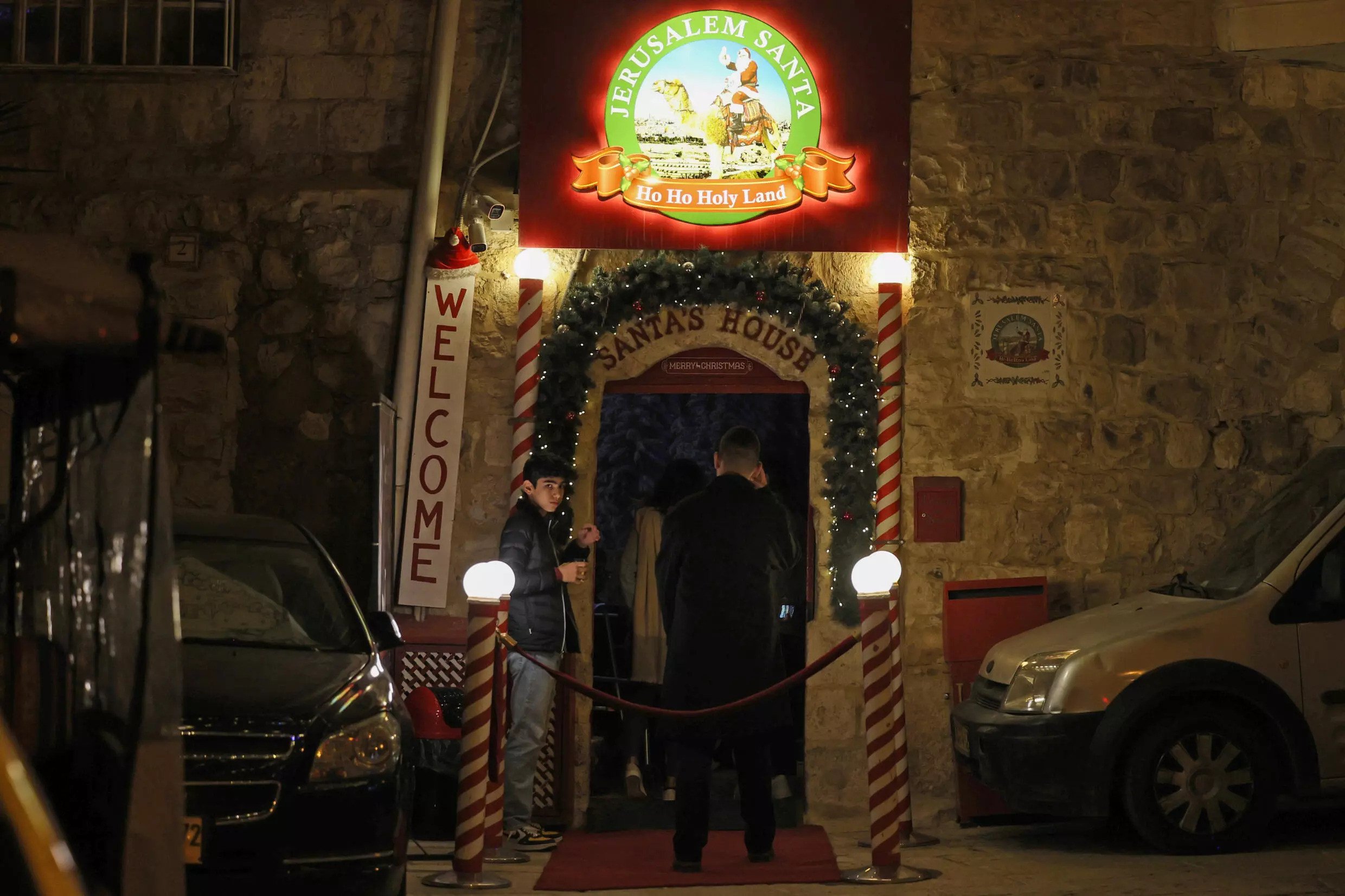 Palestinian Santa brings festive cheer to Jerusalem