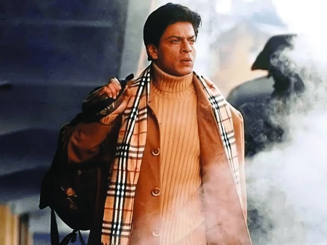 shah rukh plays indian soldier major ram prasad sharma photo file shah rukh plays indian soldier major ram prasad sharma photo file