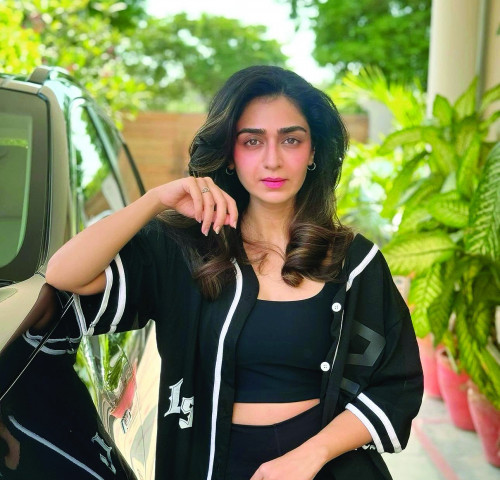 hajra yamin doesn t let haters tell her what to wear hajra yamin doesn t let haters tell her what to wear