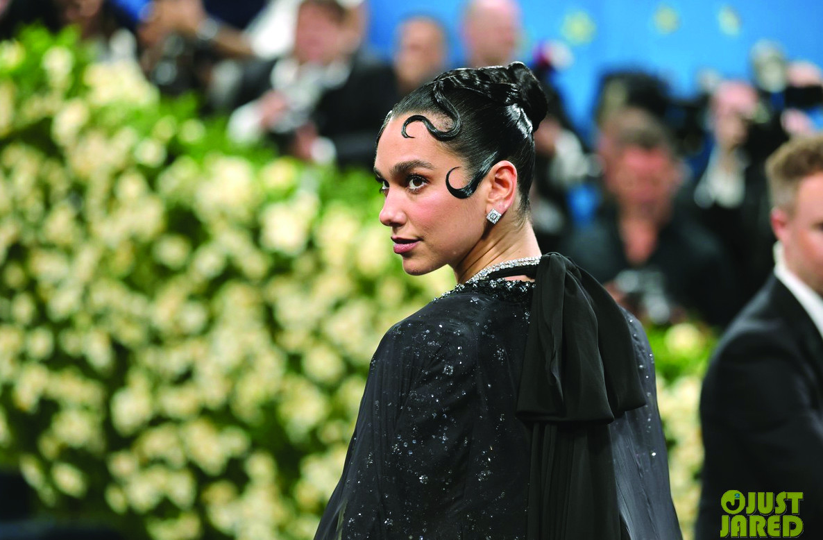 Celebrities urge UK to end arms sales to Israel   tribune.com.pk