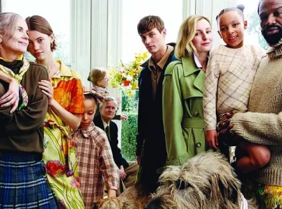 burberry finds footing with britishness and bold cuts burberry finds footing with britishness and bold cuts