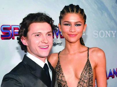 why holland googles zendaya