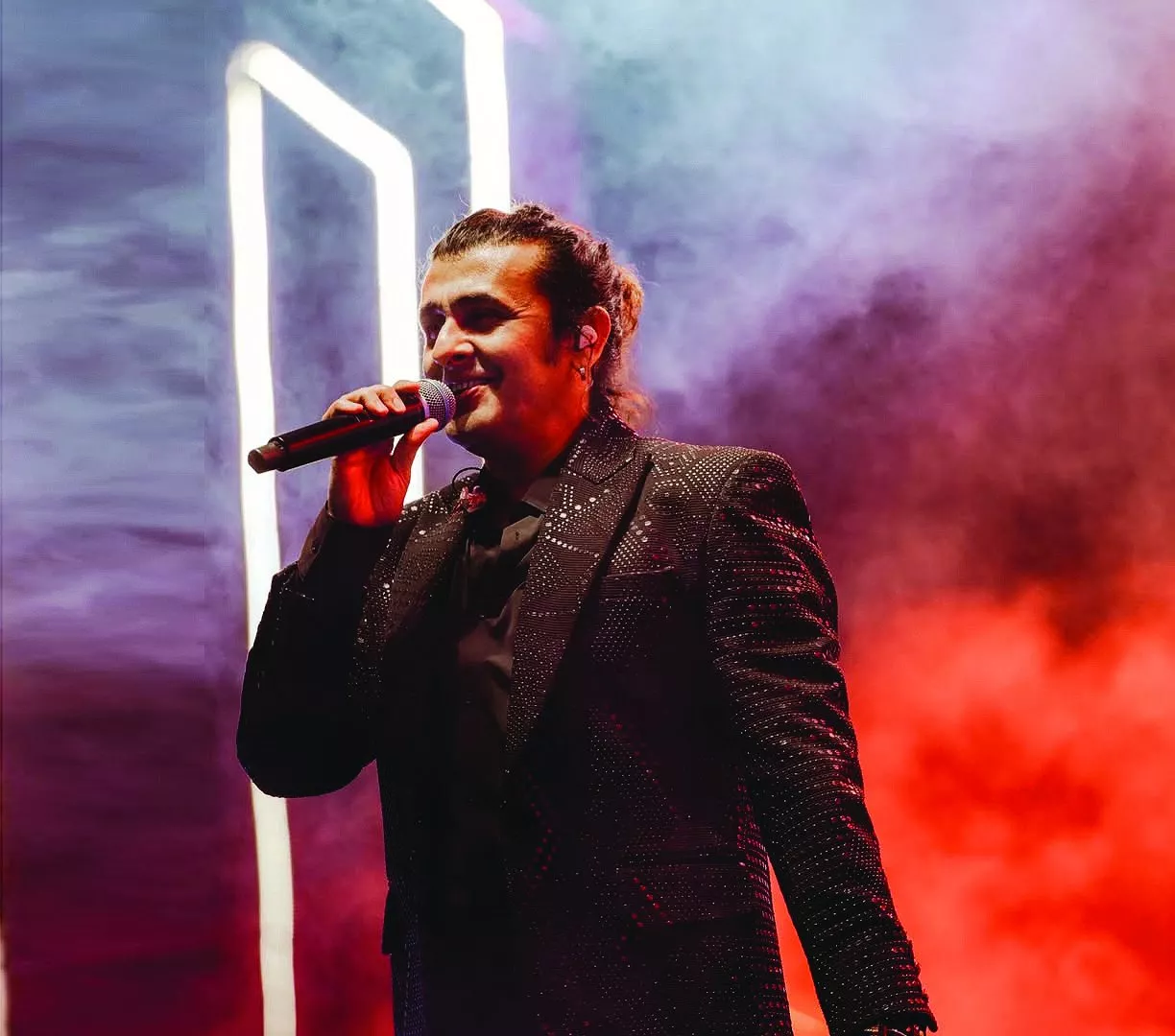 sonu nigam delivers scathing lesson on concert etiquette sonu nigam delivers scathing lesson on concert etiquette