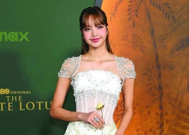 blackpink s lisa signs with wme for acting career after white lotus role blackpink s lisa signs with wme for acting career after white lotus role