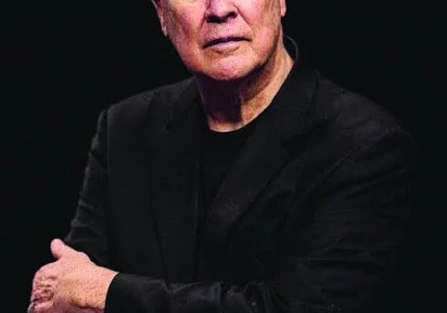 ROBERT WILSON’S THEATRE Mihail Moldveanu ROBERT WILSON'S THEATRE Mihail Moldveanu At 80, Robert
