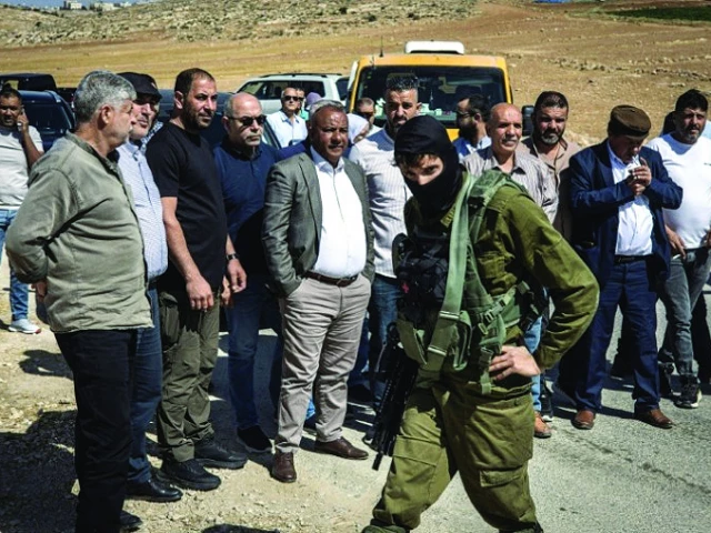 israeli forces set up a checkpoint to keep the public order photo file israeli forces set up a checkpoint to keep the public order photo file