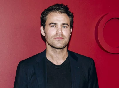 vampire diaries star paul wesley engaged to german model natalie kuckenburg after italy trip