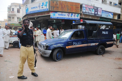 police turn extortionists get a taste of public anger