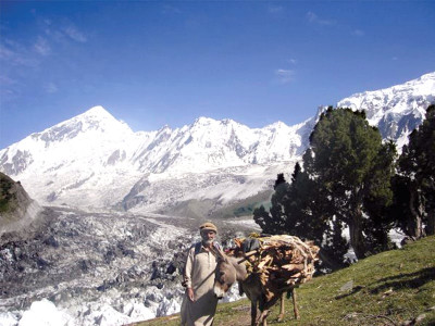 in minapin valley mountaineers find a bracing resort in minapin valley mountaineers find a bracing resort