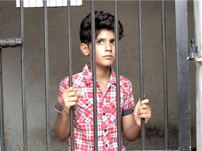 picked up for pickpocketing two police officials suspended for torturing boy