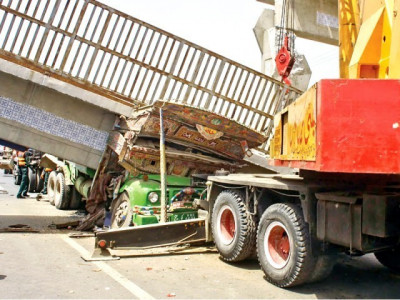 bridge collapse construction firm owner out on bail