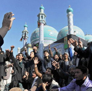 advancing radical militants lay waste to religious heritage