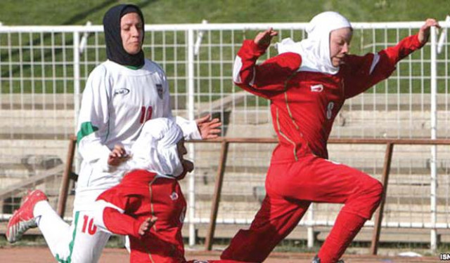 fifa lifts ban on hijab for women footballers fifa lifts ban on hijab for women footballers