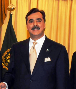 heading home gilani boards train without ticket