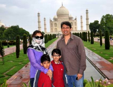 madhuri in disguise at taj