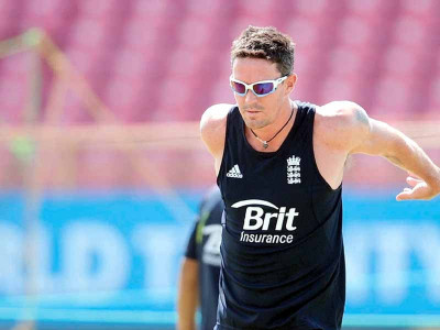 cricket pietersen ponders one day return
