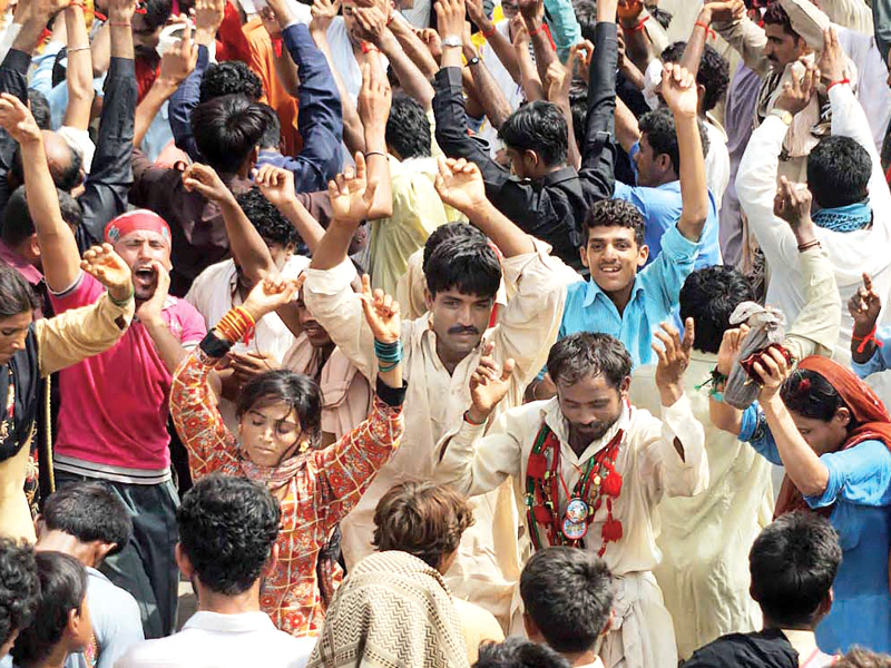 lal shahbaz qalandar s urs marred by deaths of devotees