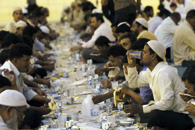 europe s muslims edge towards scientific solution for ramazan moon europe s muslims edge towards scientific solution for ramazan moon