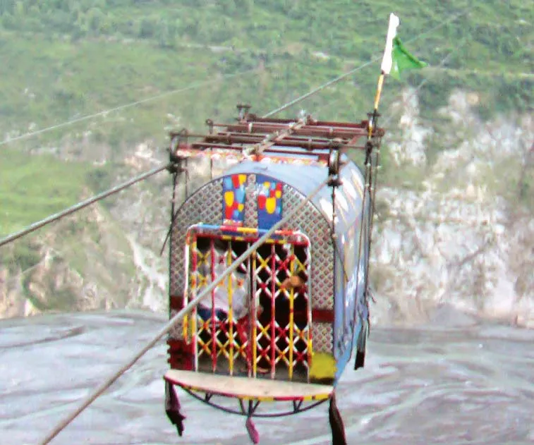 makeshift chairlift crashes into river 8 killed makeshift chairlift crashes into river 8 killed