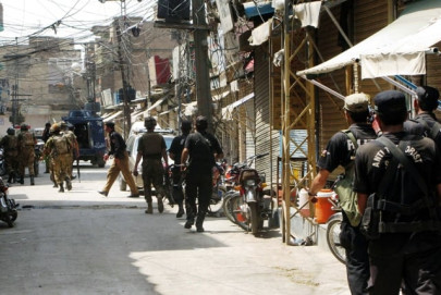 militants attack police station in bannu