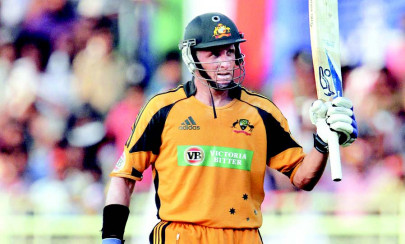 cricket hussey back for pakistan series in uae