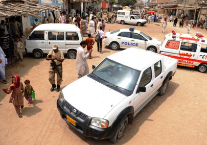 un doctor injured in attack on vehicle near sohrab goth