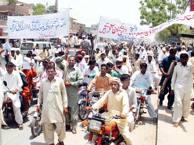labour reforms 3 000 farmers protest against overbilling labour reforms 3 000 farmers protest against overbilling