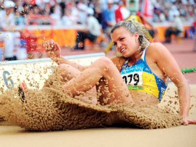 heptathlon star overcomes tragedy to seek gold