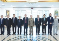 prime minister shehbaz sharif and some key members of his cabinet pose with members of a chinese delegation led by 14th national people s congress standing committee vice chairman cal dafeng photo nni