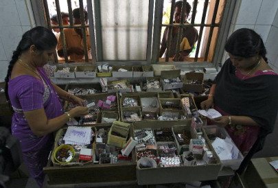 braving crowds waiting for hours for free medicine in india
