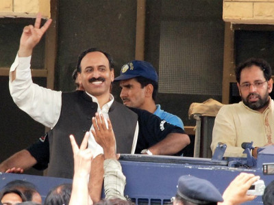 fleeing from police custody aqeel acquitted of charges