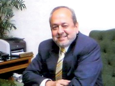 for man who drafted pakistan s first it policy an honorary degree