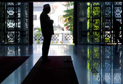 indonesia s mosques seek jazz lounge quality for ramazan