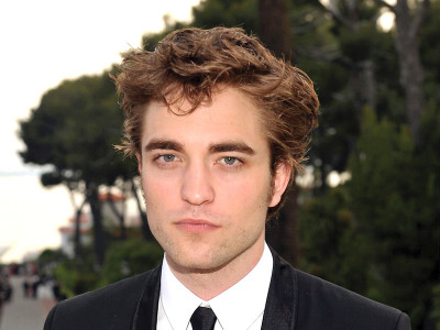 stewart cheats on pattinson with married director
