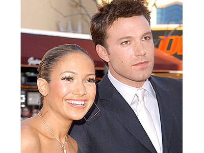 kristen stewart cheating on set well she isn t the only one