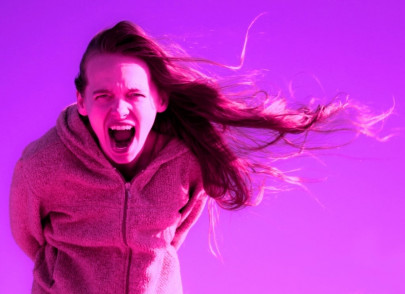 7 annoying things my older sister does