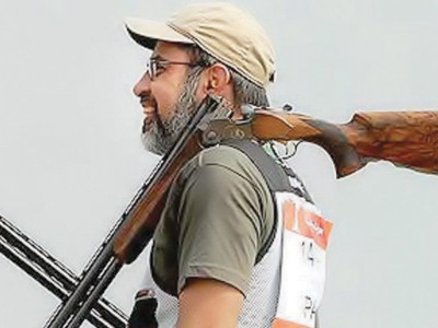 skeet shooting inam struggles in windy condition