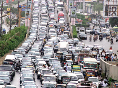 hundreds stuck in afternoon traffic jam hundreds stuck in afternoon traffic jam