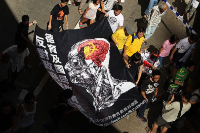 hong kong parents fight china brainwashing